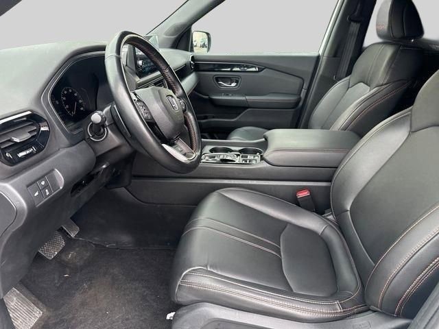 Used 2024 Honda Pilot TrailSport image 3