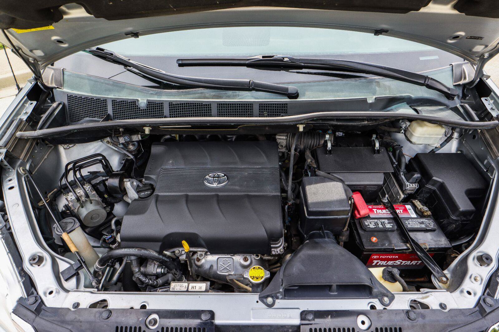 Used 2011 Toyota Sienna LE w/ Towing Pkg FWD image 14