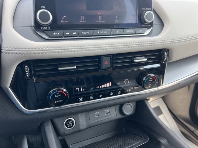 Used 2023 Nissan Rogue SV image 37