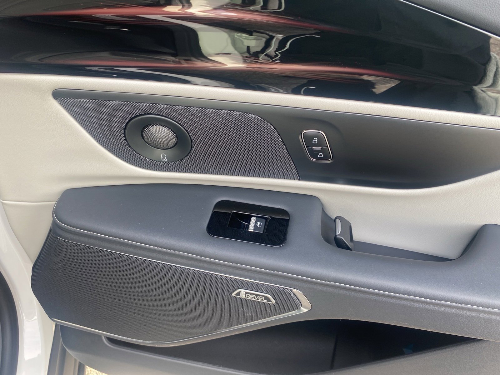 Used 2024 Lincoln Nautilus Reserve w/ Equipment Group 202A image 28