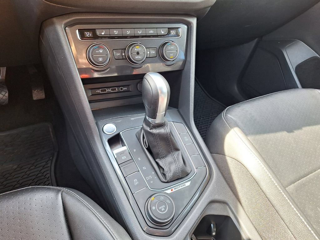 Used 2018 Volkswagen Tiguan SE AWD/4WD image 13