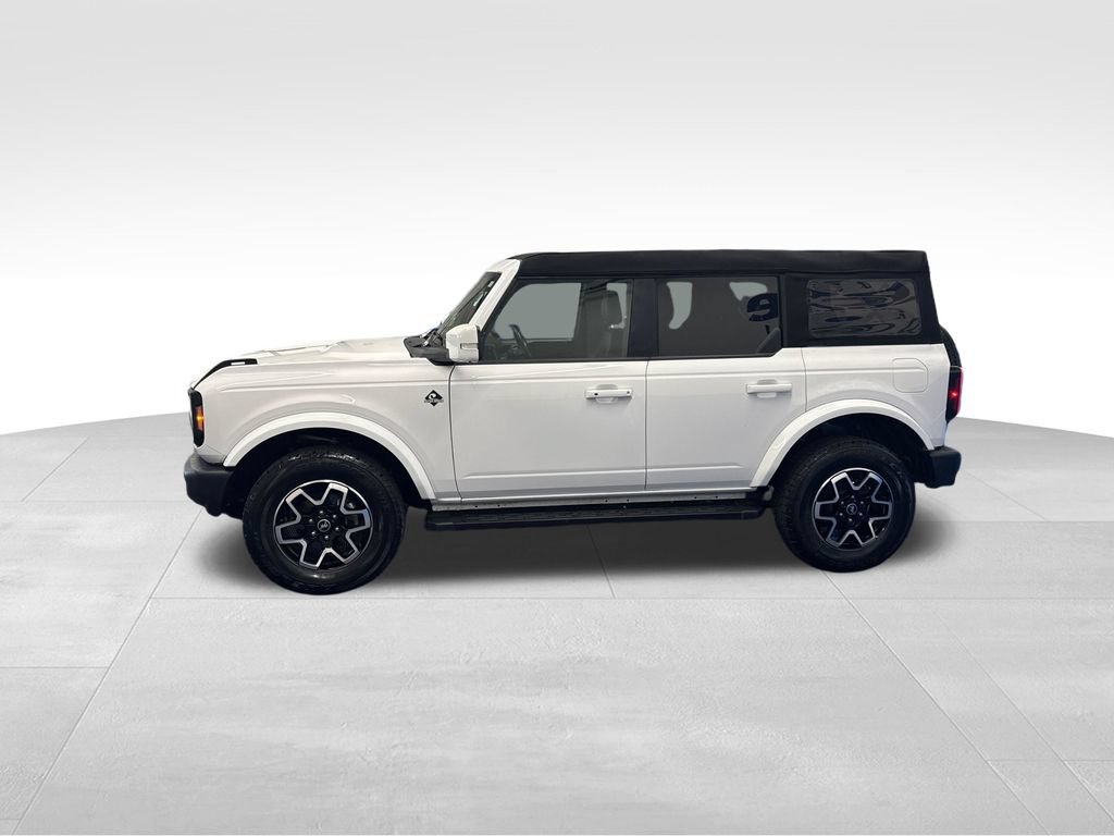 Used 2024 Ford Bronco Outer Banks AWD/4WD image 2