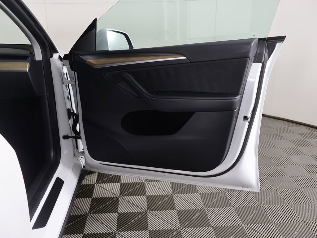 Used 2023 Tesla Model Y Long Range image 23