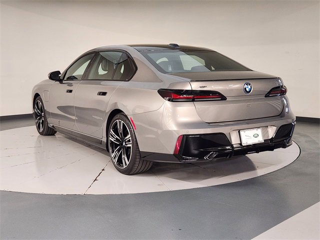 Used 2025 BMW 750e xDrive w/ Executive Package image 6