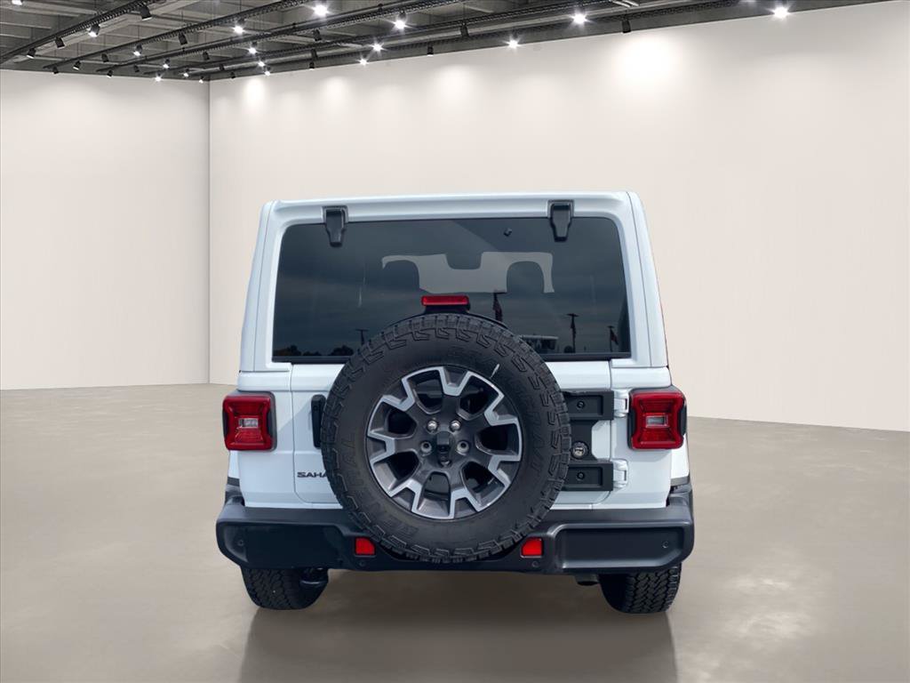 Used 2025 Jeep Wrangler Unlimited Sahara w/ Dual Top Group AWD/4WD image 6