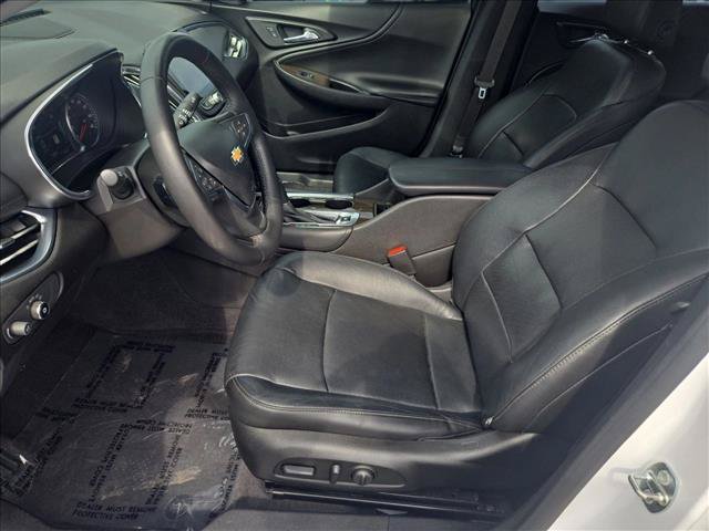 Certified 2017 Chevrolet Malibu Premier w/ Premier Sun and Wheel Package FWD image 16