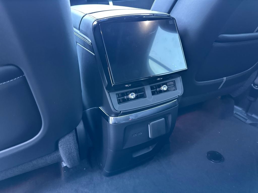 New 2026 Cadillac Vistiq Sport w/ LPO, Floor Liner Package image 11