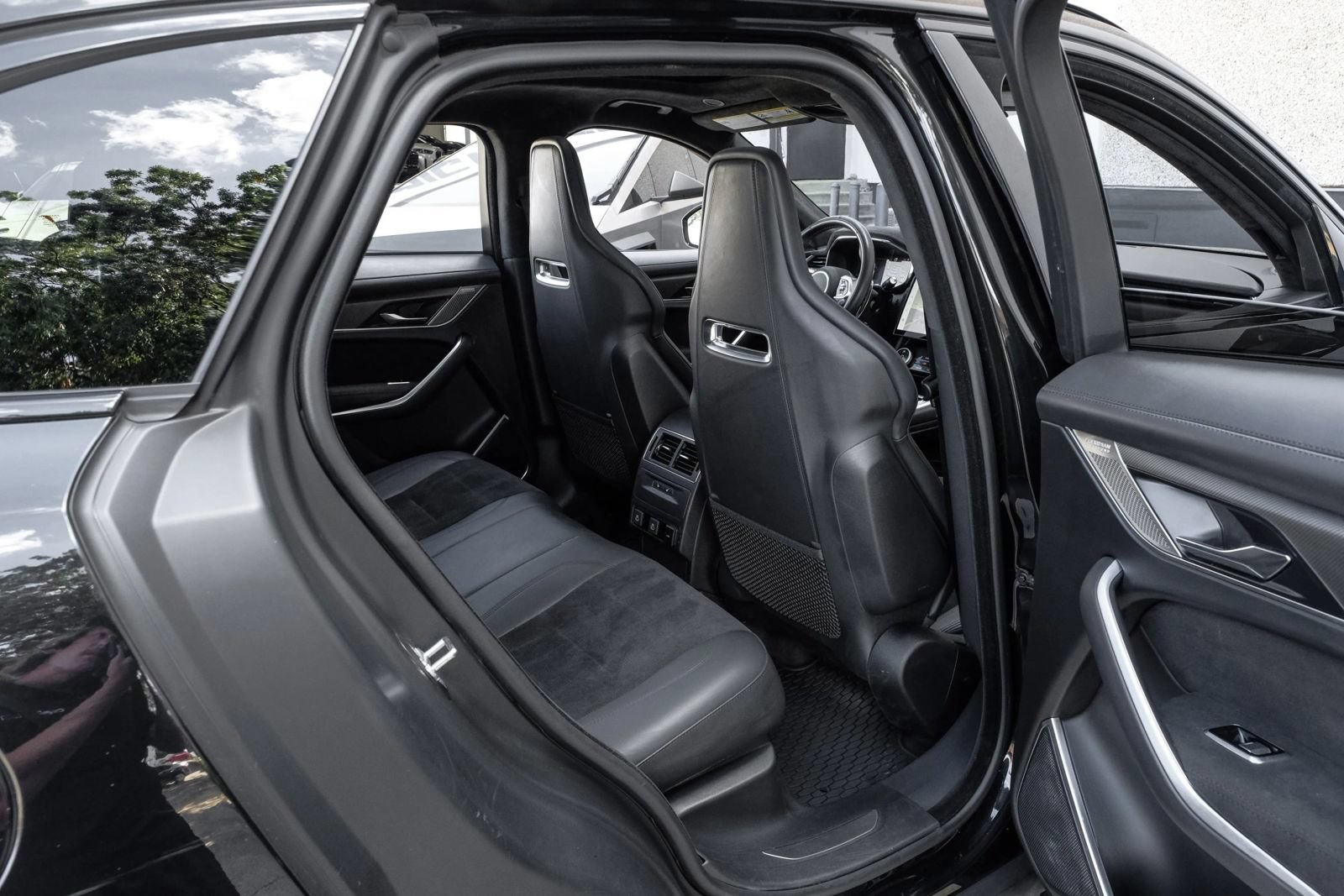Used 2025 Jaguar F-PACE SVR AWD/4WD image 45