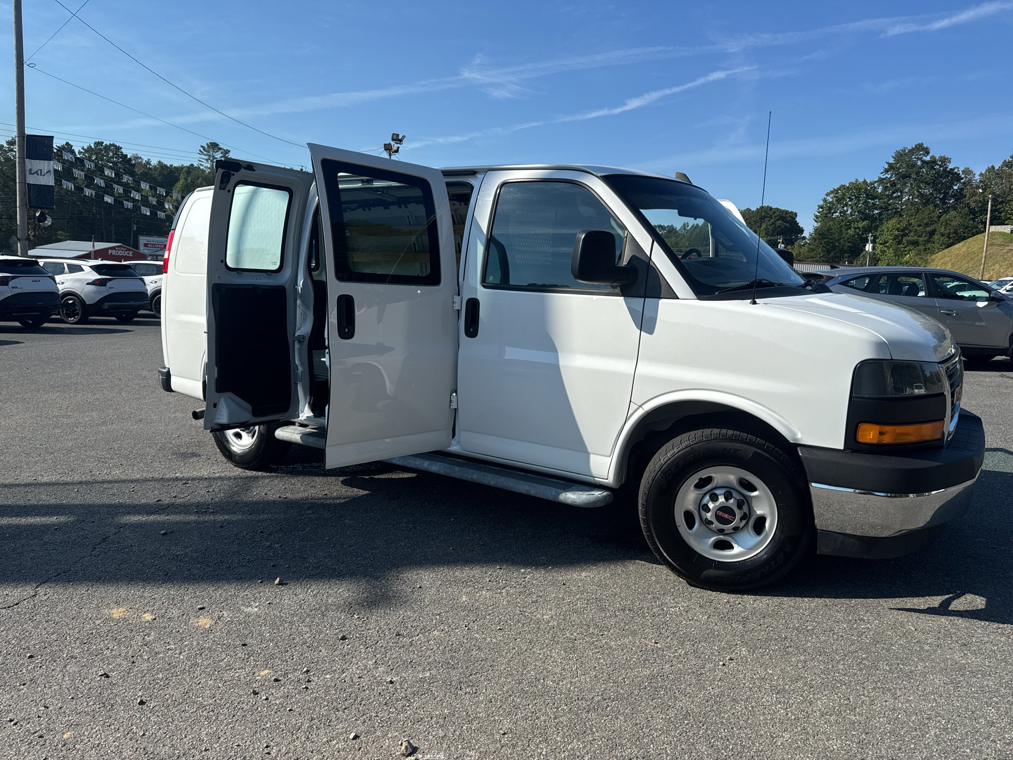 Used 2021 GMC Savana 2500 w/ Driver Convenience Package RWD image 16