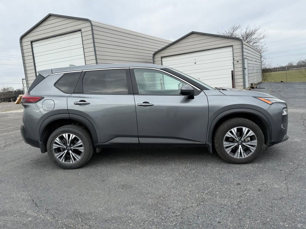 Used 2023 Nissan Rogue SV image 4