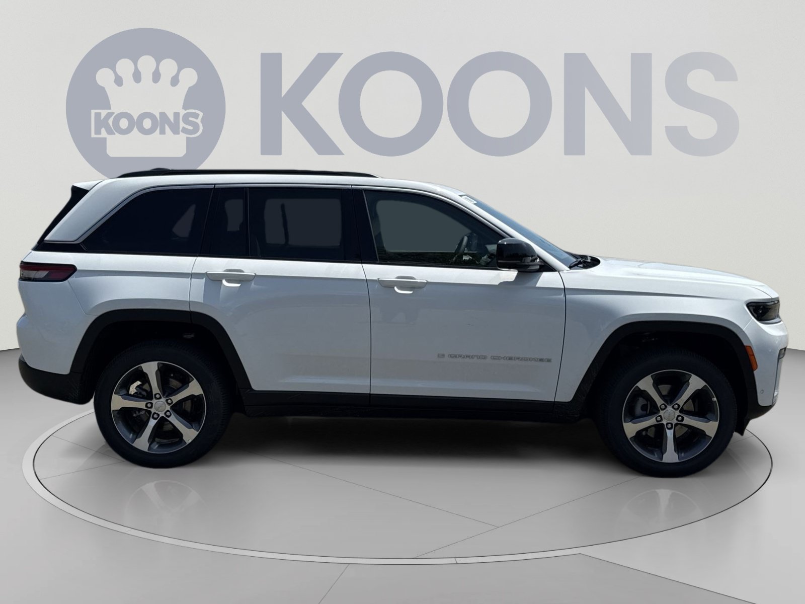 New 2026 Jeep Grand Cherokee Limited w/ Luxury Tech Group II AWD/4WD image 8