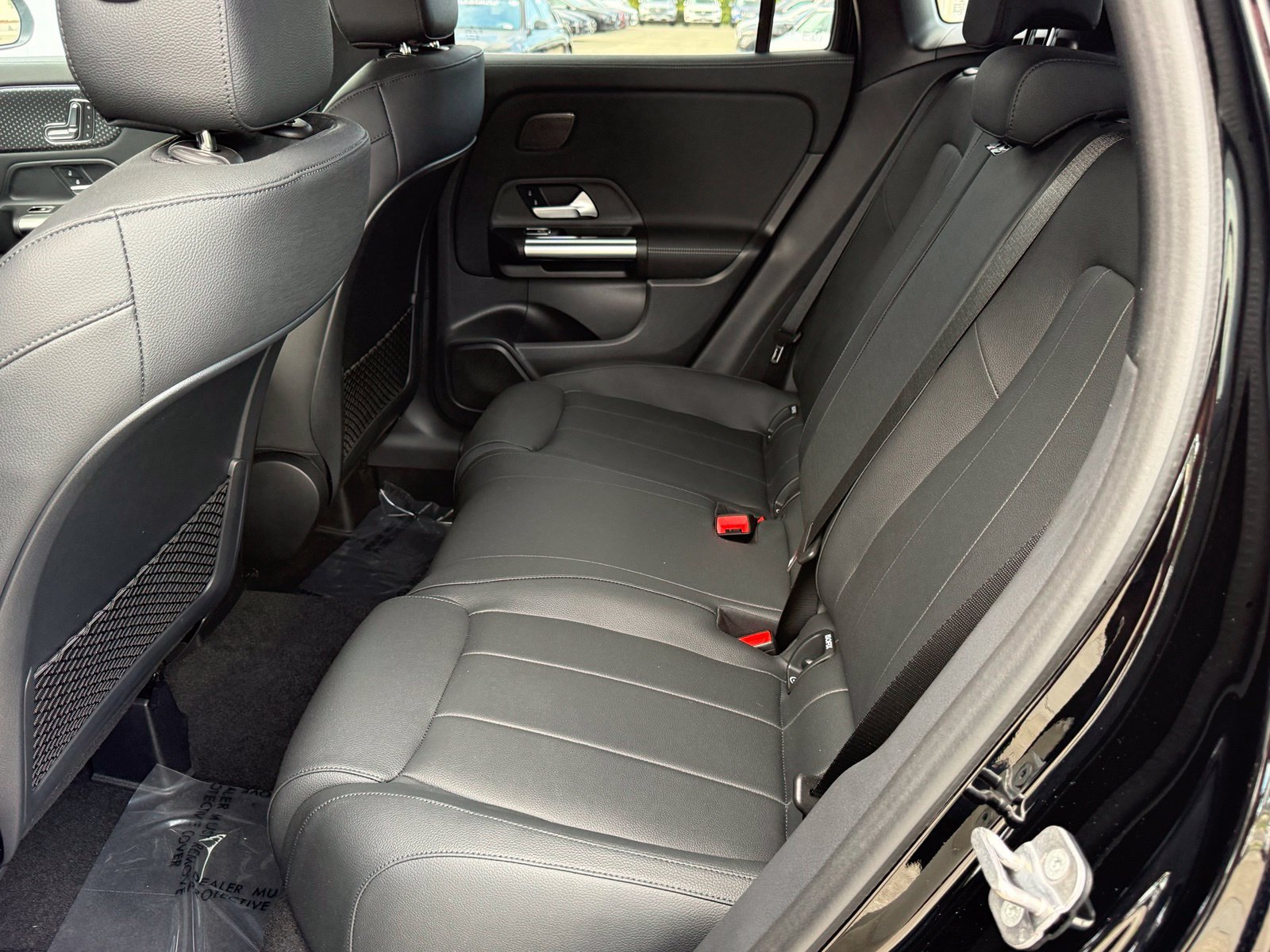 Used 2025 Mercedes-Benz GLA 250 image 39