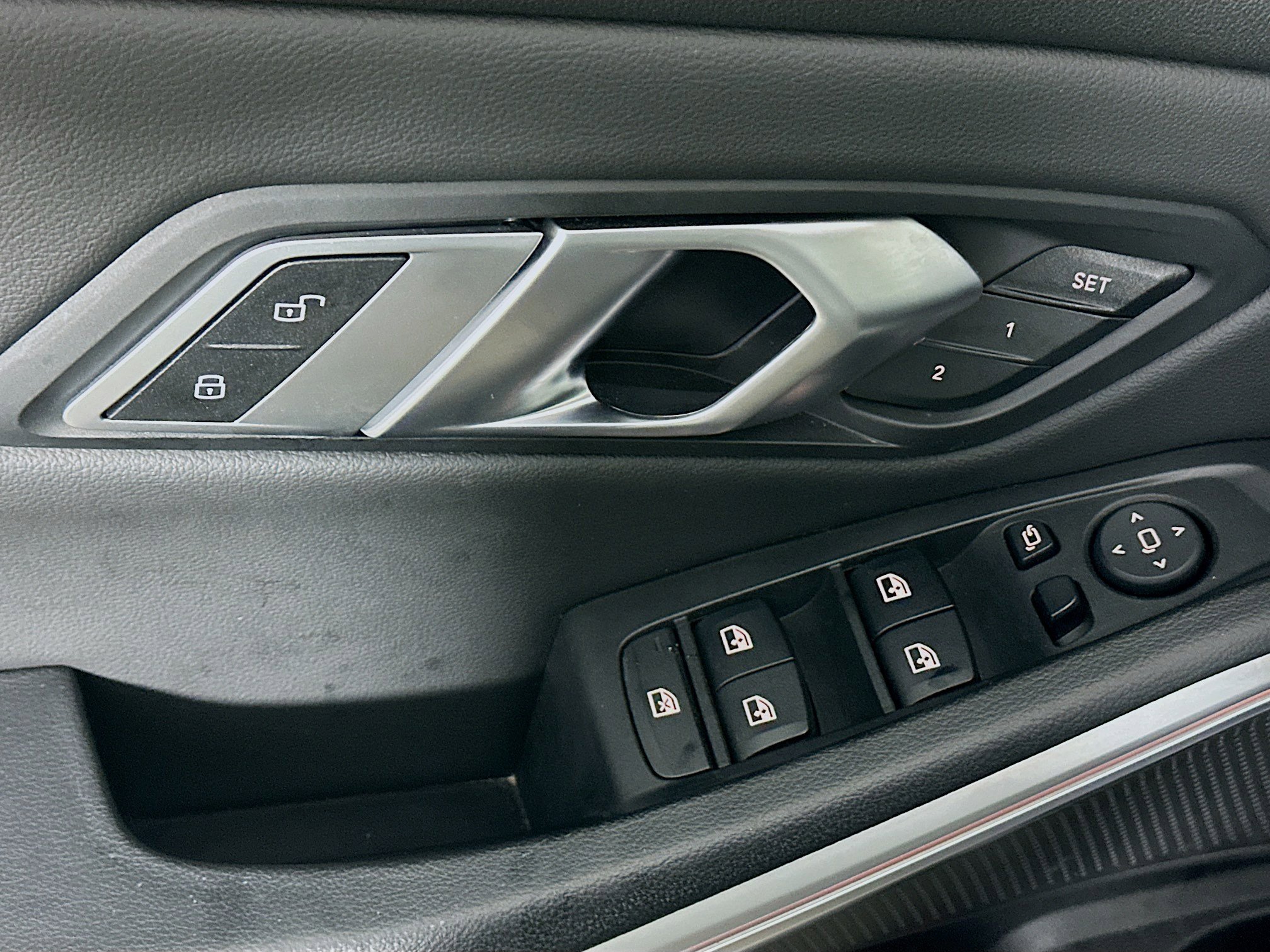 Used 2022 BMW 330i xDrive Sedan w/ Driving Assistance Package image 15