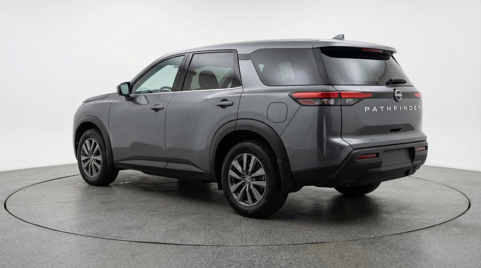 Used 2025 Nissan Pathfinder SV image 6