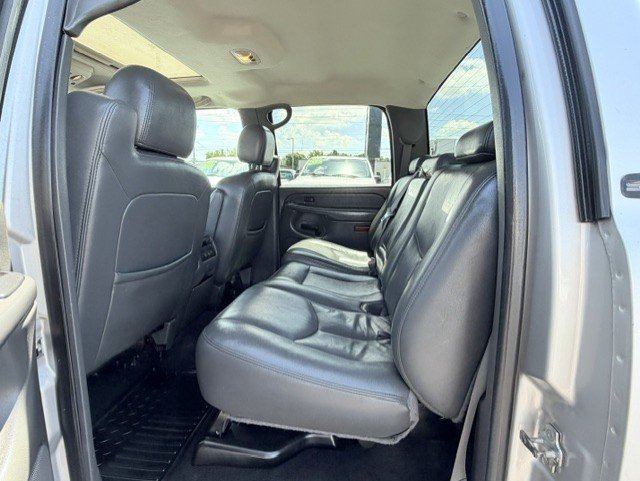 Used 2006 GMC Sierra 1500 SLT w/ Onstar Plus Package AWD/4WD image 14