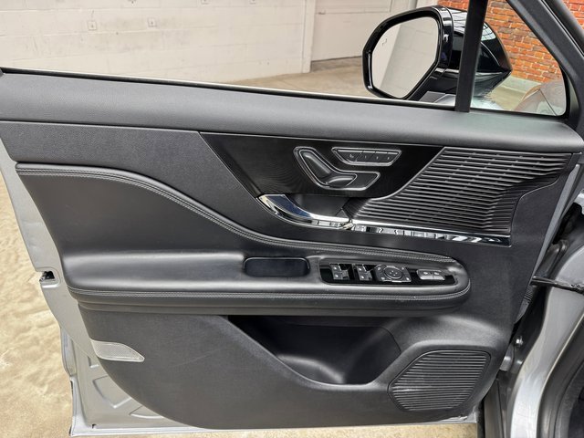 Used 2022 Lincoln Corsair AWD w/ Equipment Group 101A image 10