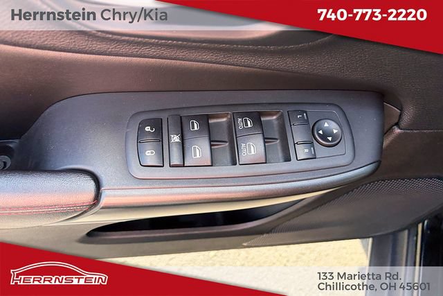 Used 2020 Jeep Cherokee Trailhawk w/ Cold Weather Group AWD/4WD image 15
