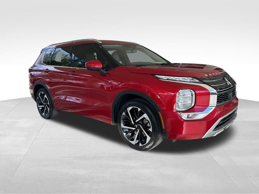 Used 2023 Mitsubishi Outlander SEL image 2