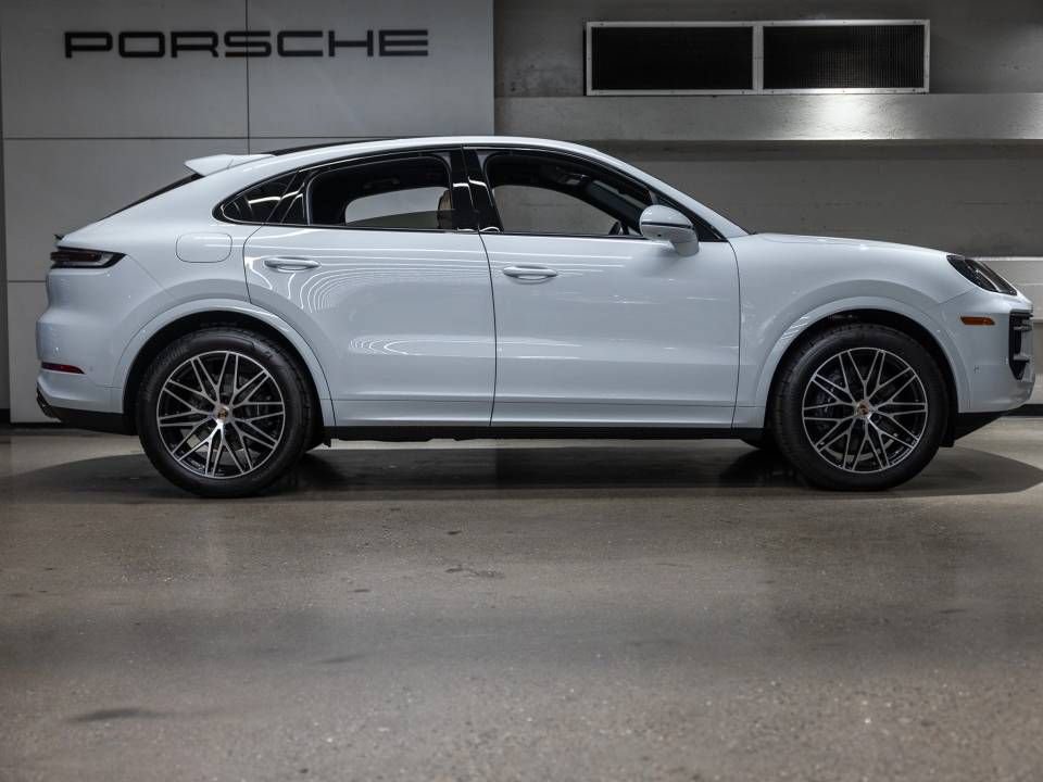 Certified 2026 Porsche Cayenne Coupe AWD/4WD image 13
