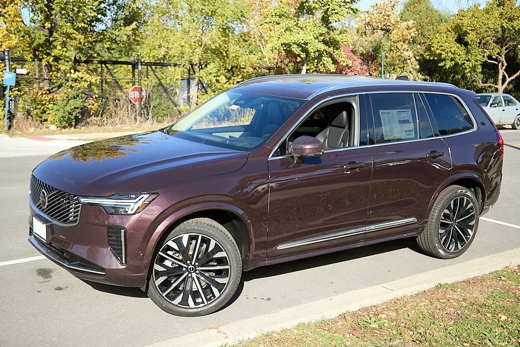 New 2026 Volvo XC90 B5 Ultra w/ Protection Package AWD/4WD image 3