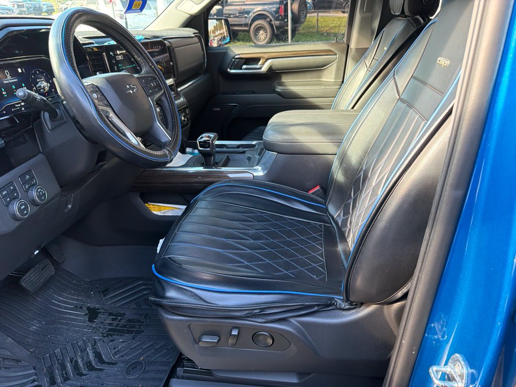 Used 2023 Chevrolet Silverado 1500 LT Trail Boss w/ Convenience Package II AWD/4WD image 9