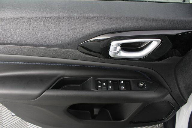 New 2026 Jeep Compass Latitude image 13