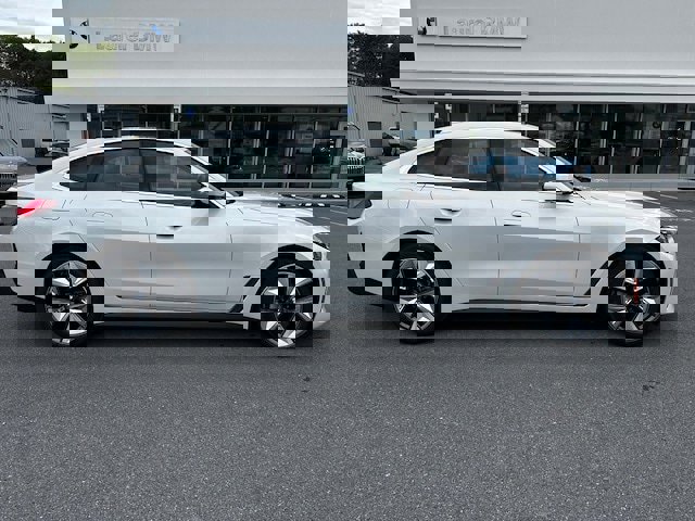 New 2025 BMW i4 xDrive40i image 10