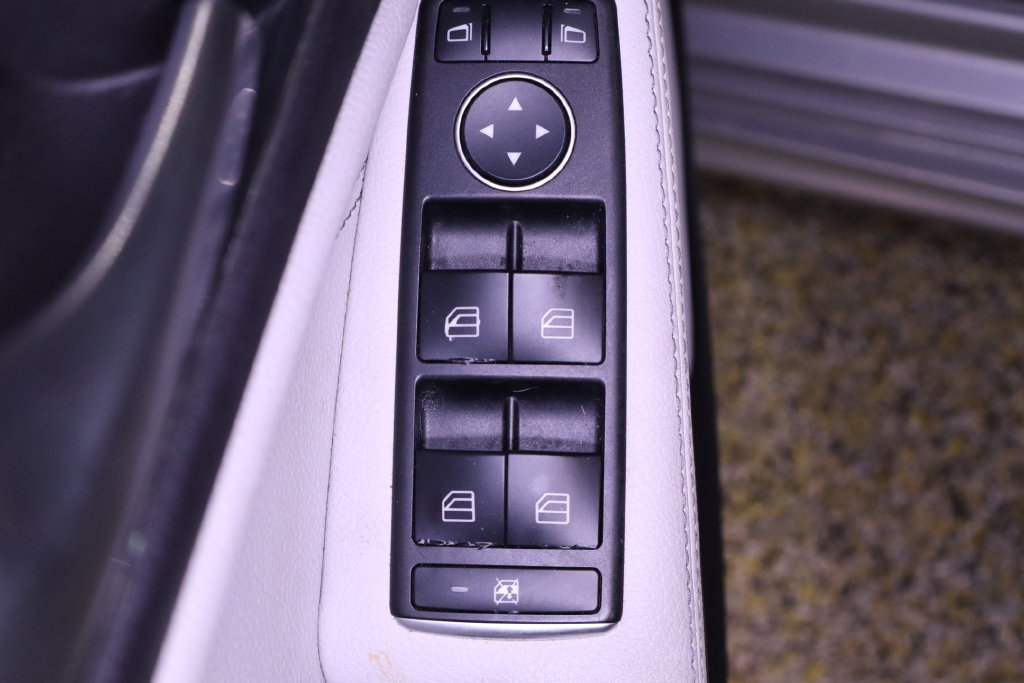 Used 2018 Mercedes-Benz CLA 250 image 35