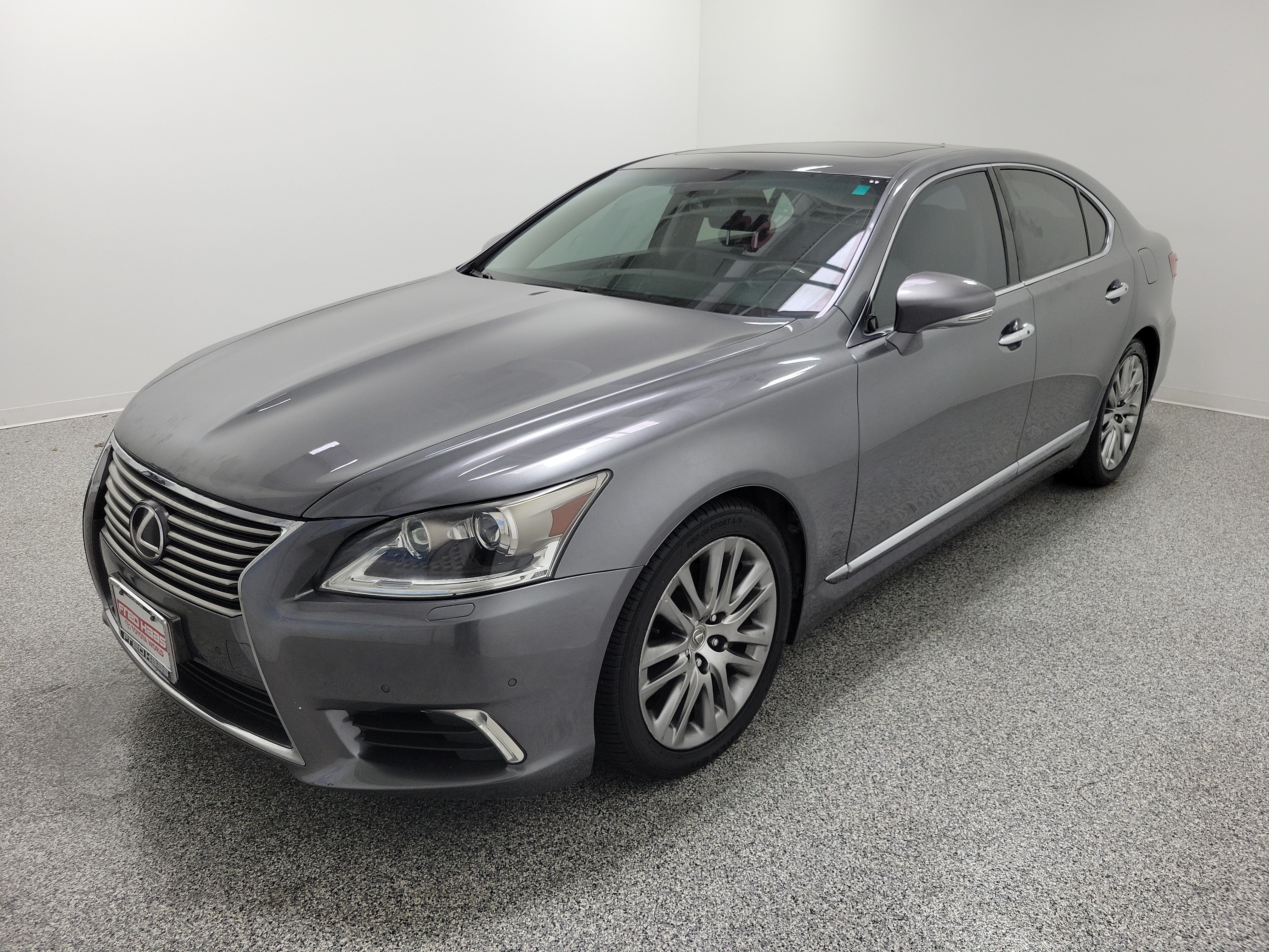Used 2013 Lexus LS 460 w/ Comfort Pkg RWD image 3