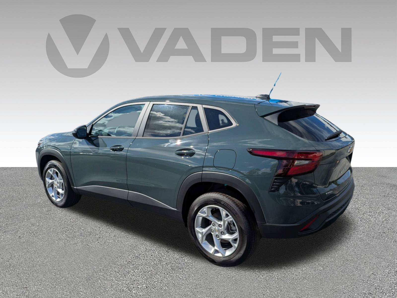 New 2026 Chevrolet Trax LS w/ LS Convenience Package FWD image 25