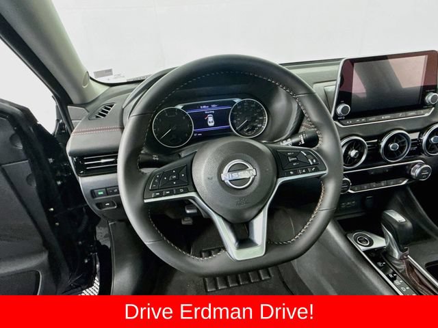 Used 2025 Nissan Sentra SR w/ Midnight Edition FWD image 11