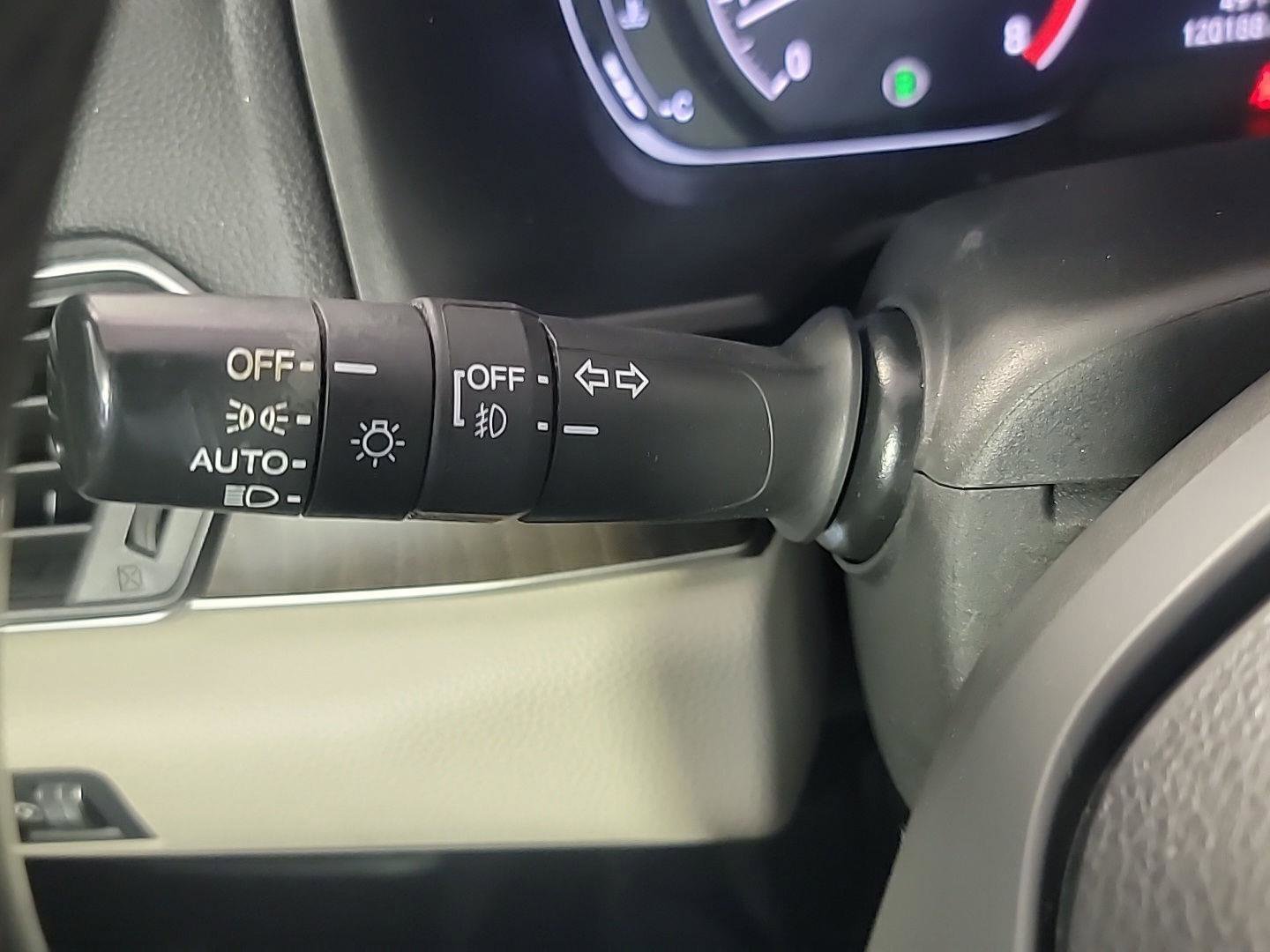 Certified 2018 Honda Accord EX-L image 28