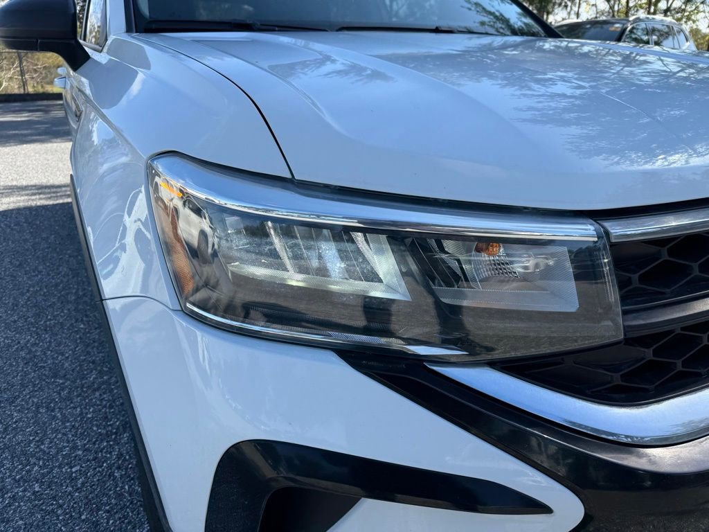 Used 2023 Volkswagen Taos S image 4