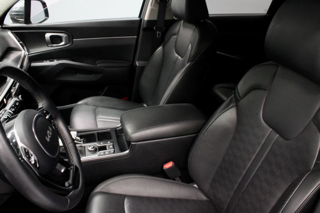 Used 2024 Kia Sorento S FWD image 25