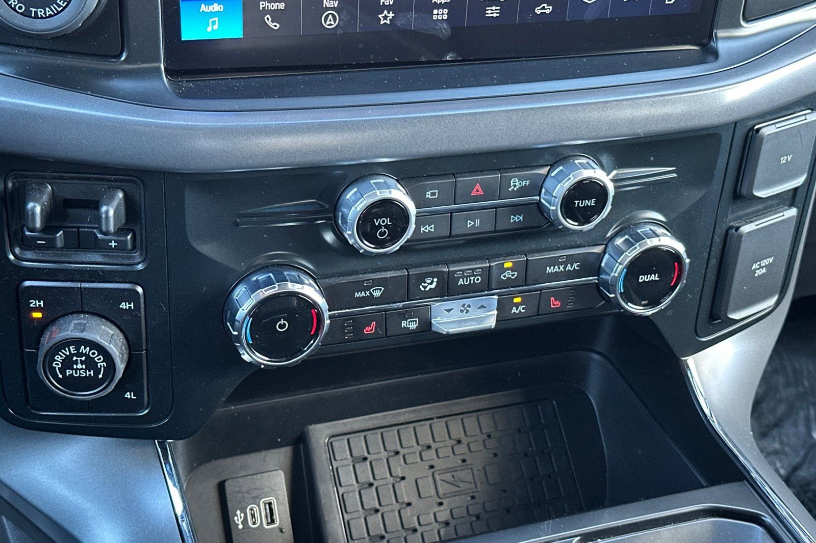 Used 2025 Ford F150 XLT w/ Equipment Group 302A MID image 19