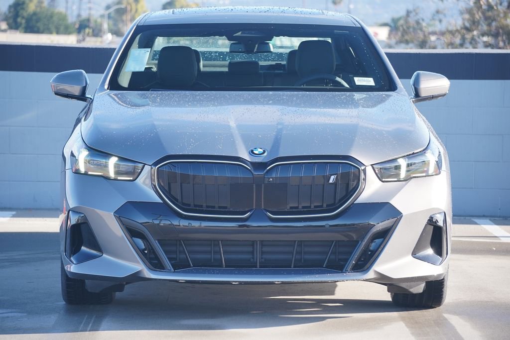 New 2026 BMW i5 eDrive40 w/ M Sport Package image 2
