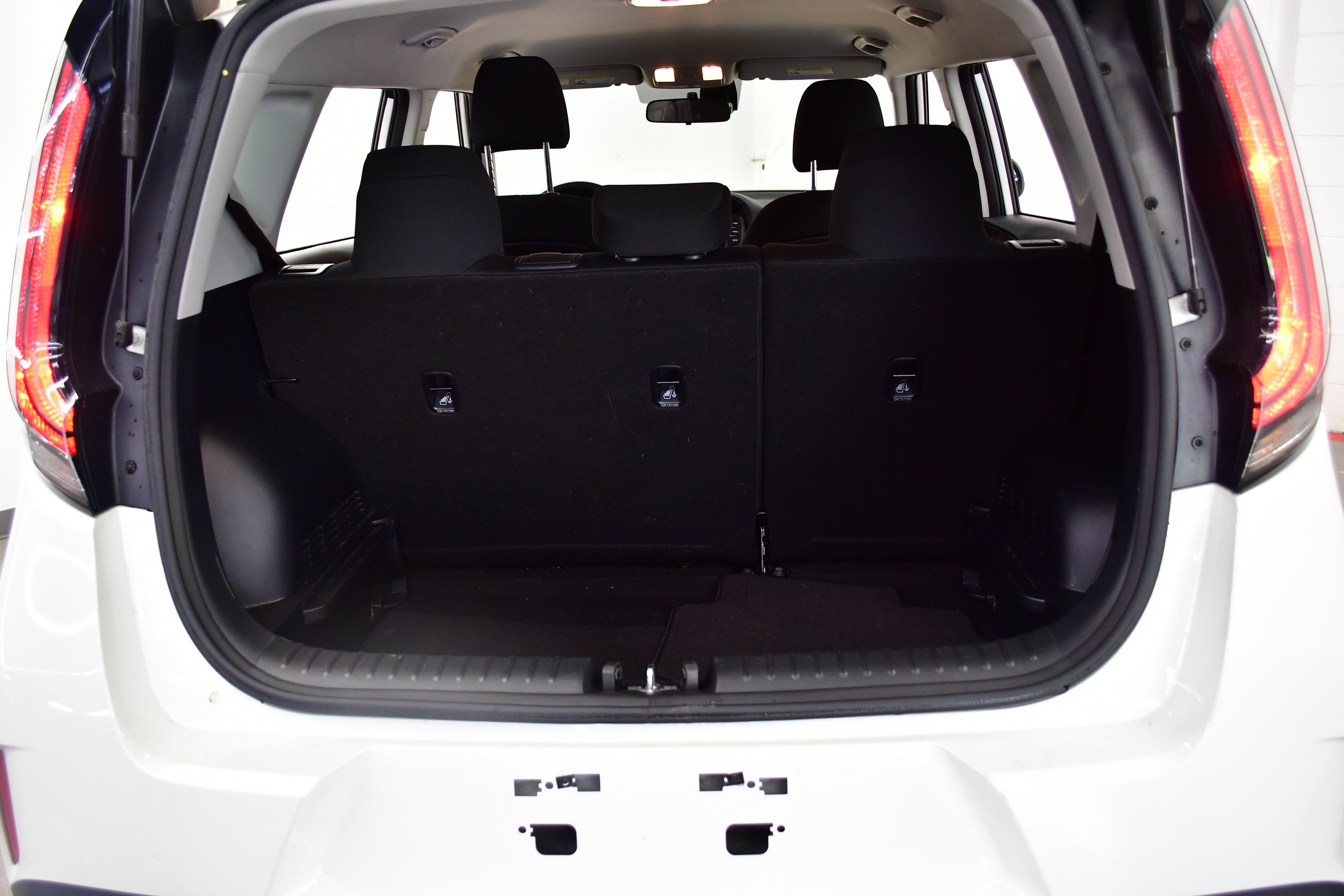 Used 2024 Kia Soul LX w/ Option Group 015 FWD image 8