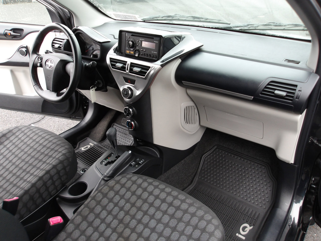 Used 2012 Scion iQ w/ Rear Speaker Pkg image 12