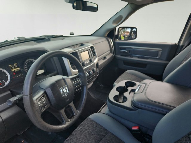 Used 2019 RAM 1500 Classic SLT AWD/4WD image 7