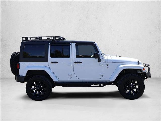 Used 2017 Jeep Wrangler Unlimited Sahara w/ Connectivity Group AWD/4WD image 4