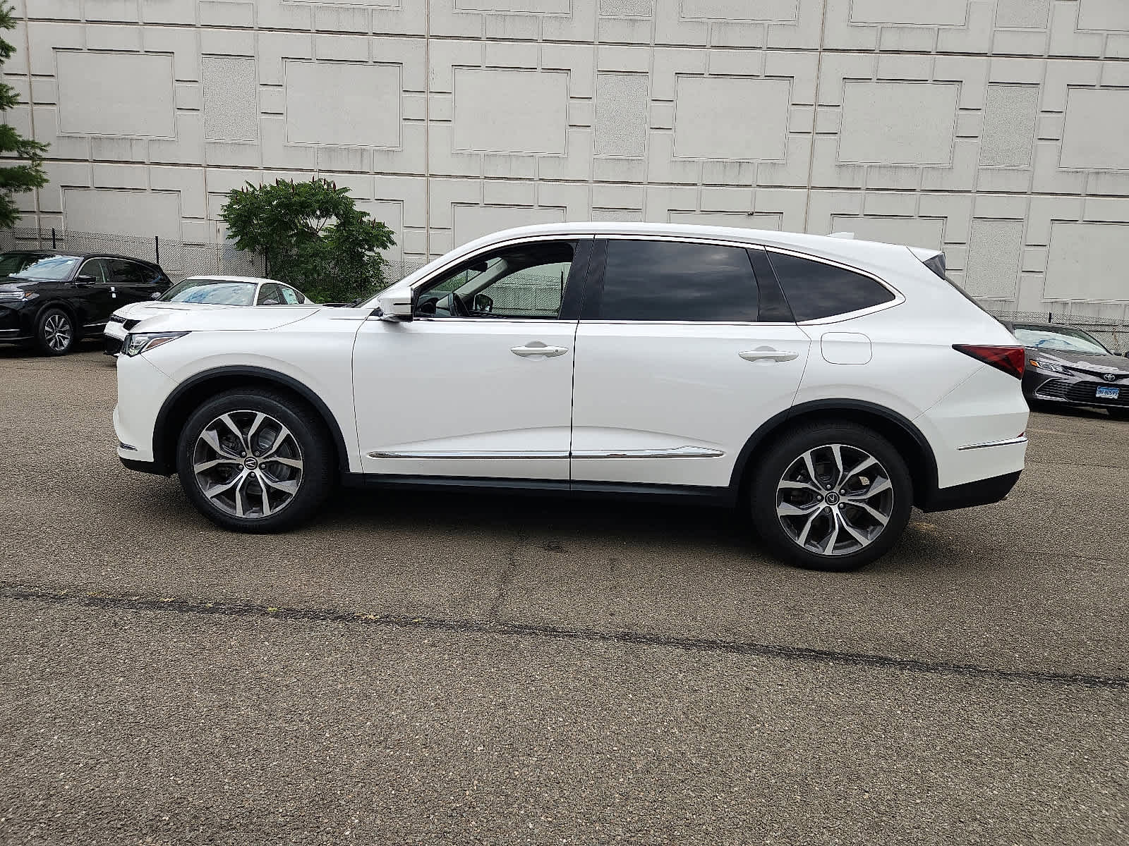 Certified 2023 Acura MDX SH-AWD w/ Technology Package image 8