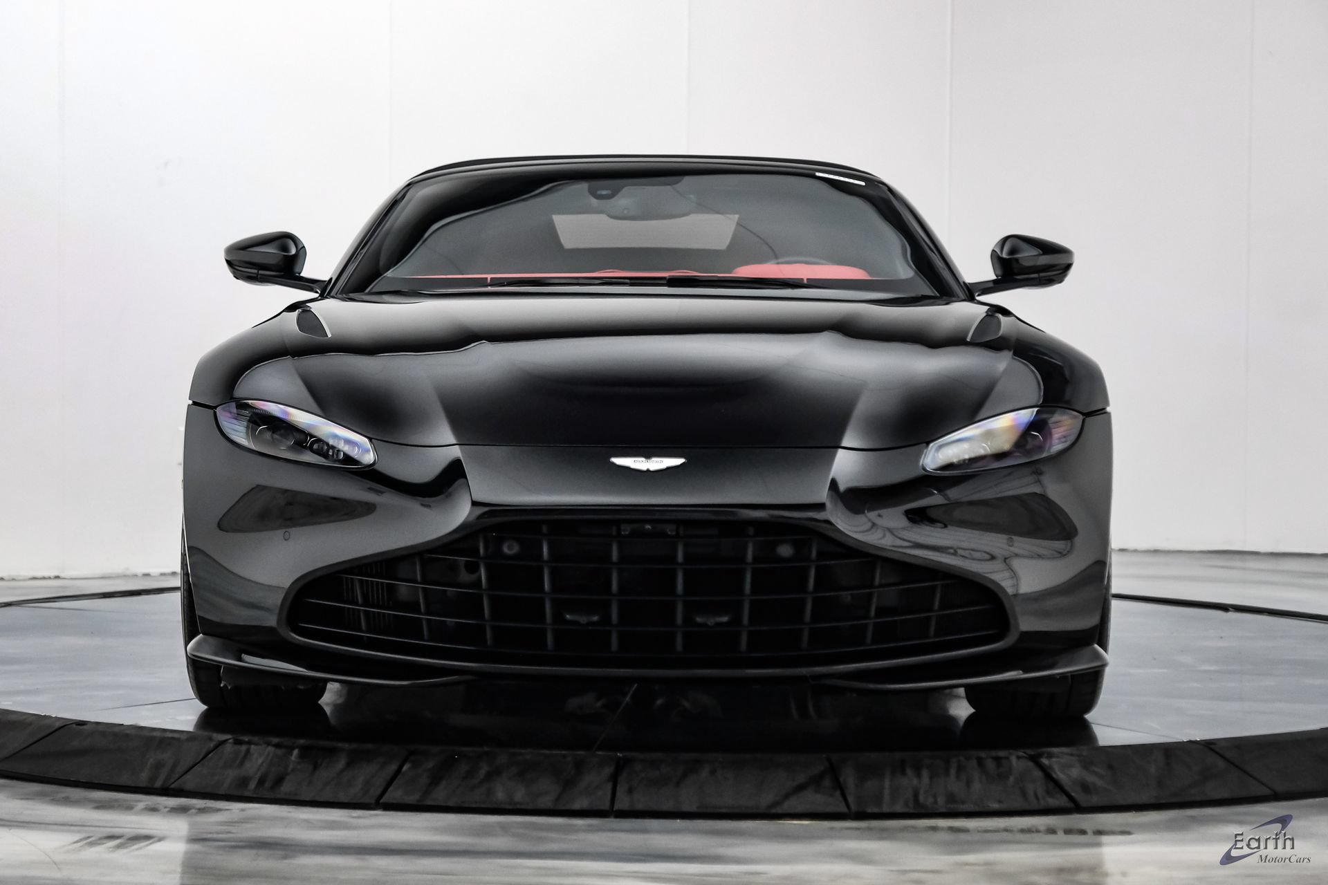 Used 2022 Aston Martin V8 Vantage Roadster RWD image 36