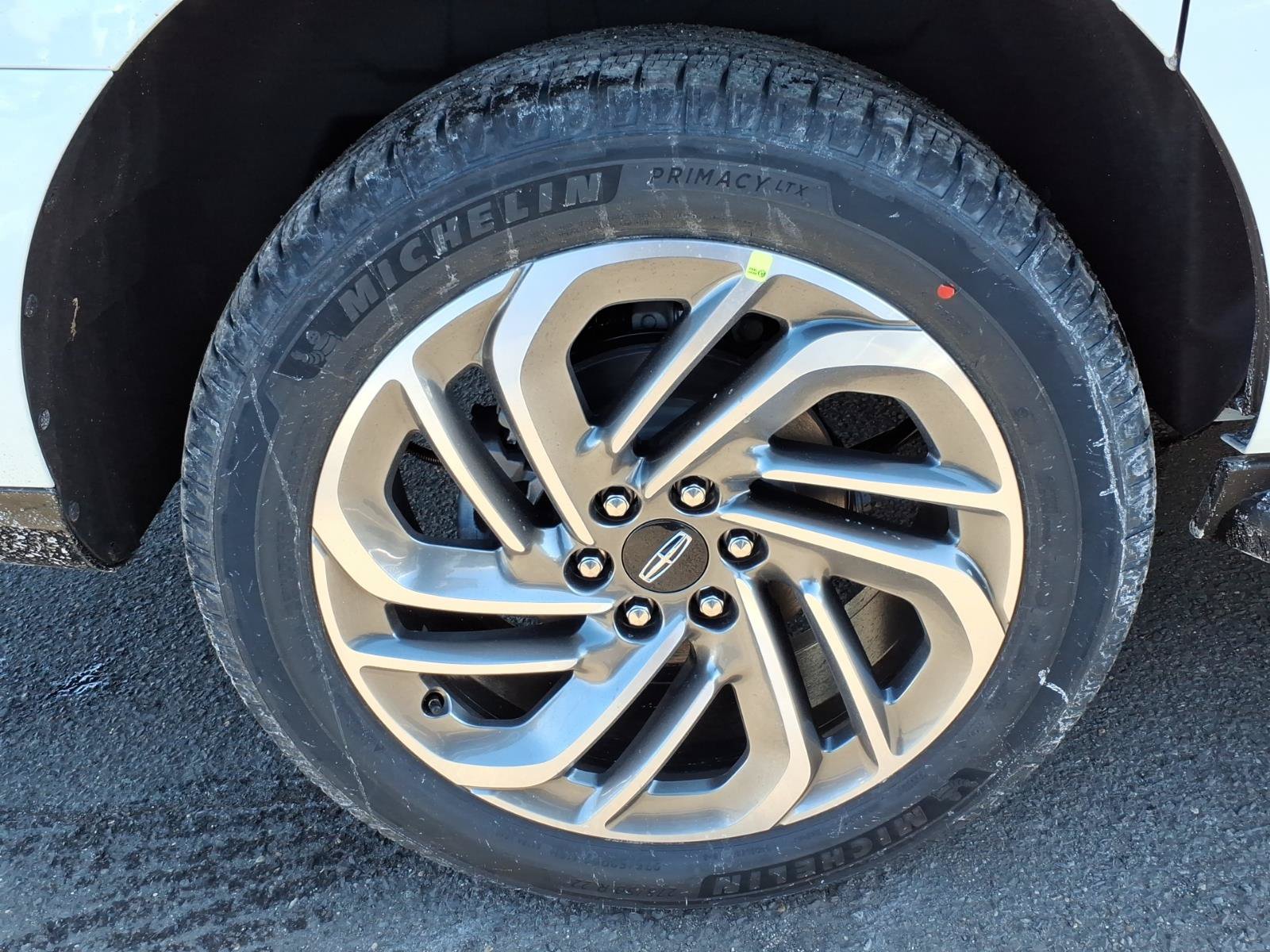 New 2026 Lincoln Navigator L Premier AWD/4WD image 7