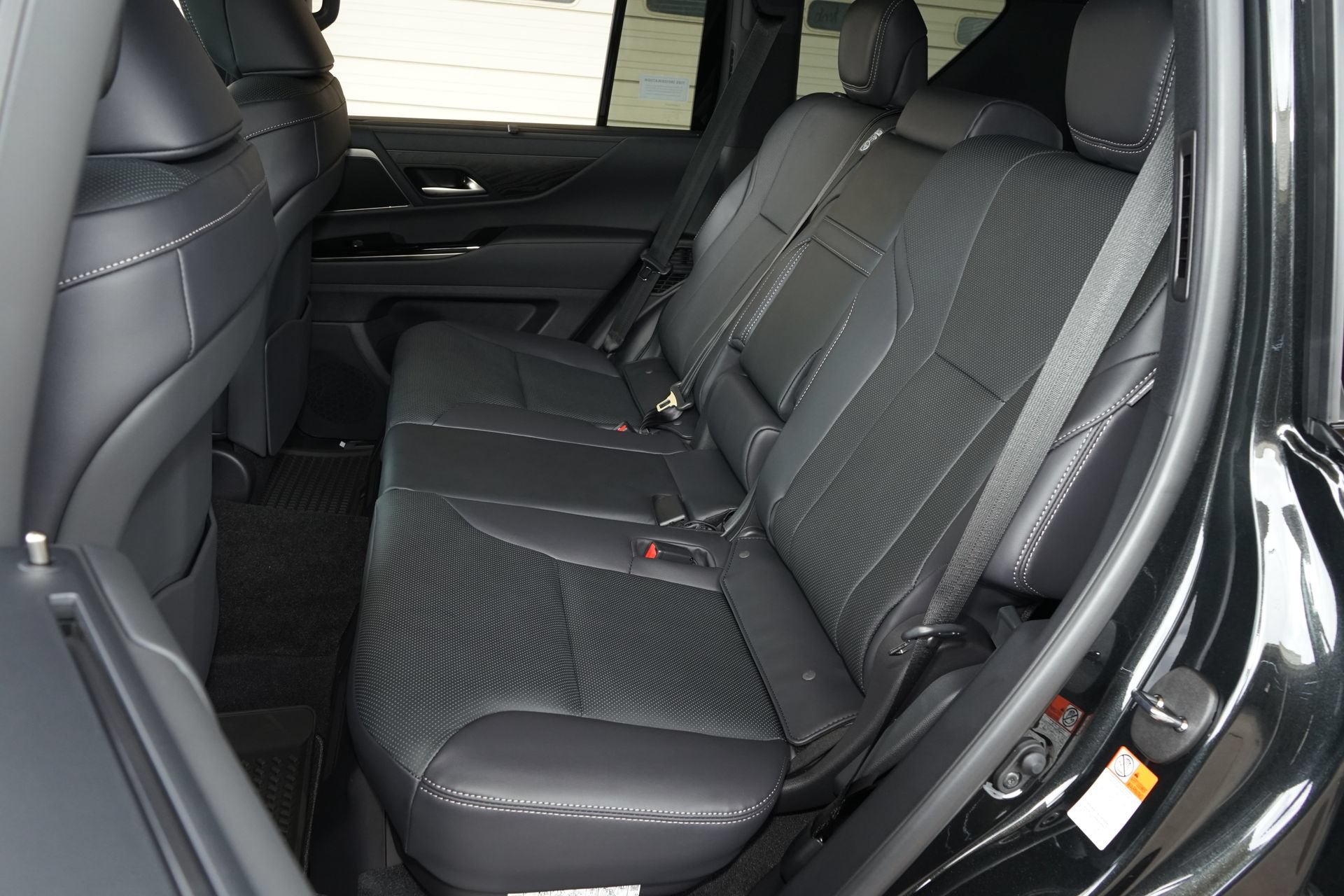 Used 2026 Lexus LX 700h Luxury w/ Appearance Package AWD/4WD image 24