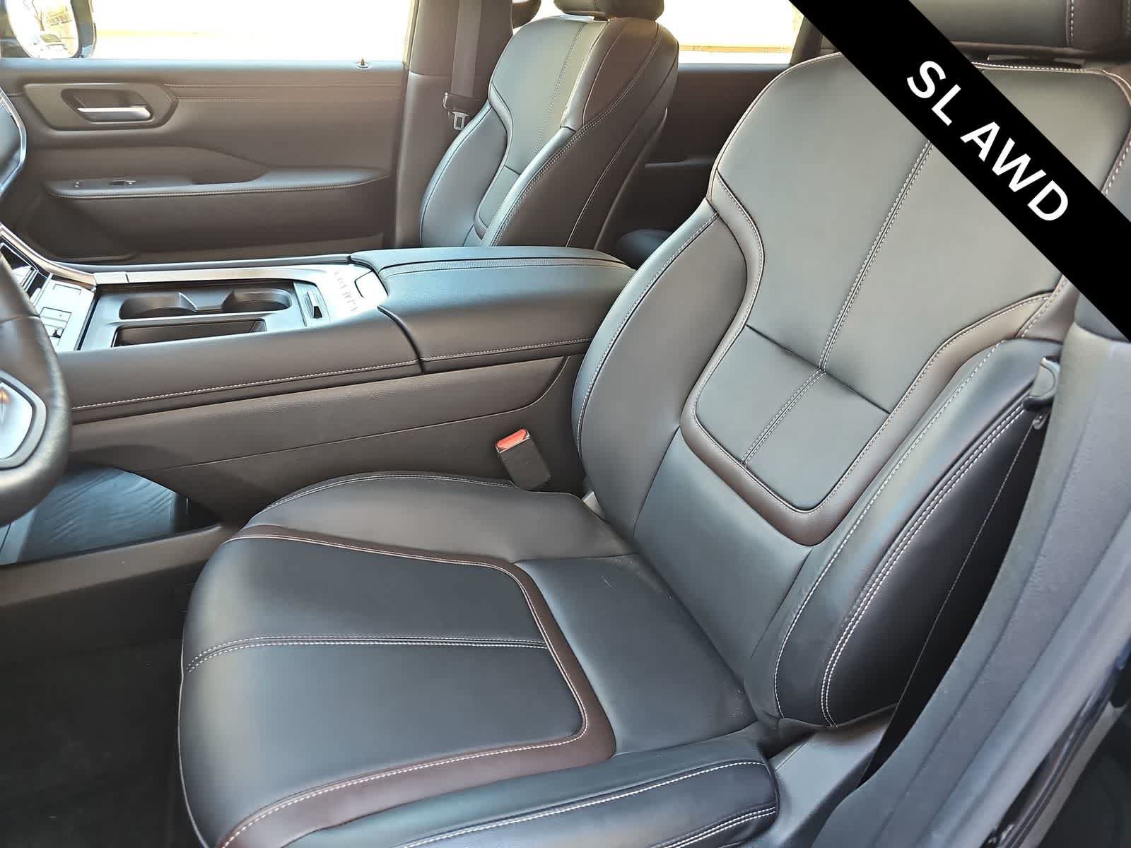 Used 2025 Nissan Armada SL AWD/4WD image 15