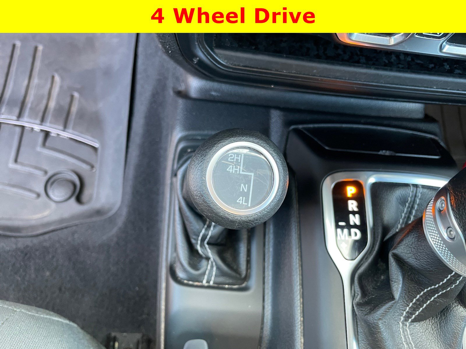 Used 2019 Jeep Wrangler Unlimited Sahara AWD/4WD image 18