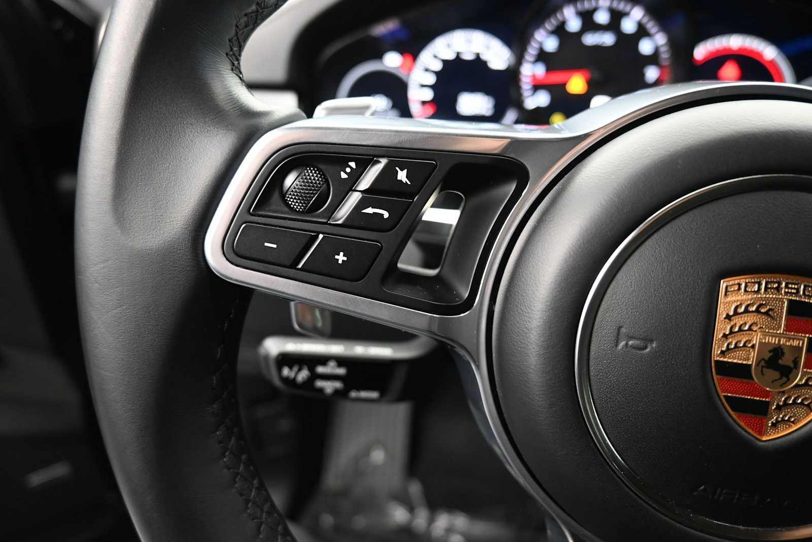 Certified 2023 Porsche Cayenne GTS AWD/4WD image 12
