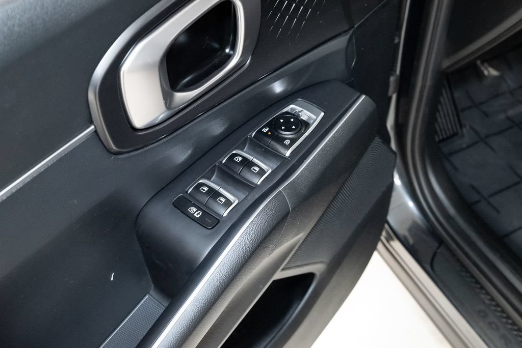 Used 2024 Kia Sorento S w/ Panoramic Sunroof Package FWD image 10