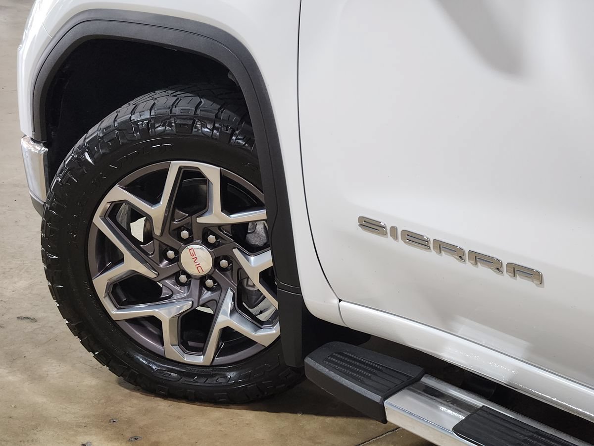 Used 2022 GMC Sierra 1500 SLT AWD/4WD image 23