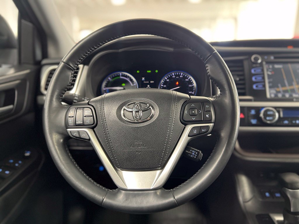 Certified 2017 Toyota Highlander XLE AWD/4WD image 35
